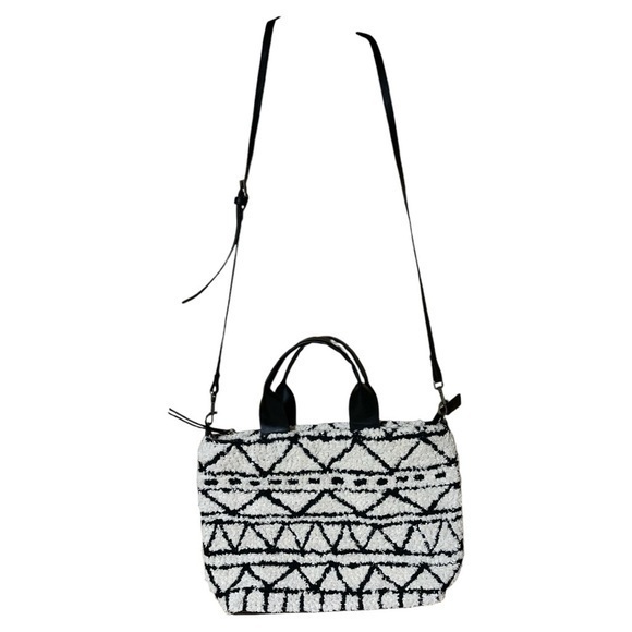 Universal‎ Thread Paxton Jaquard Sherpa Crossbody Zip Tote Boho Black Cream - Picture 1 of 12